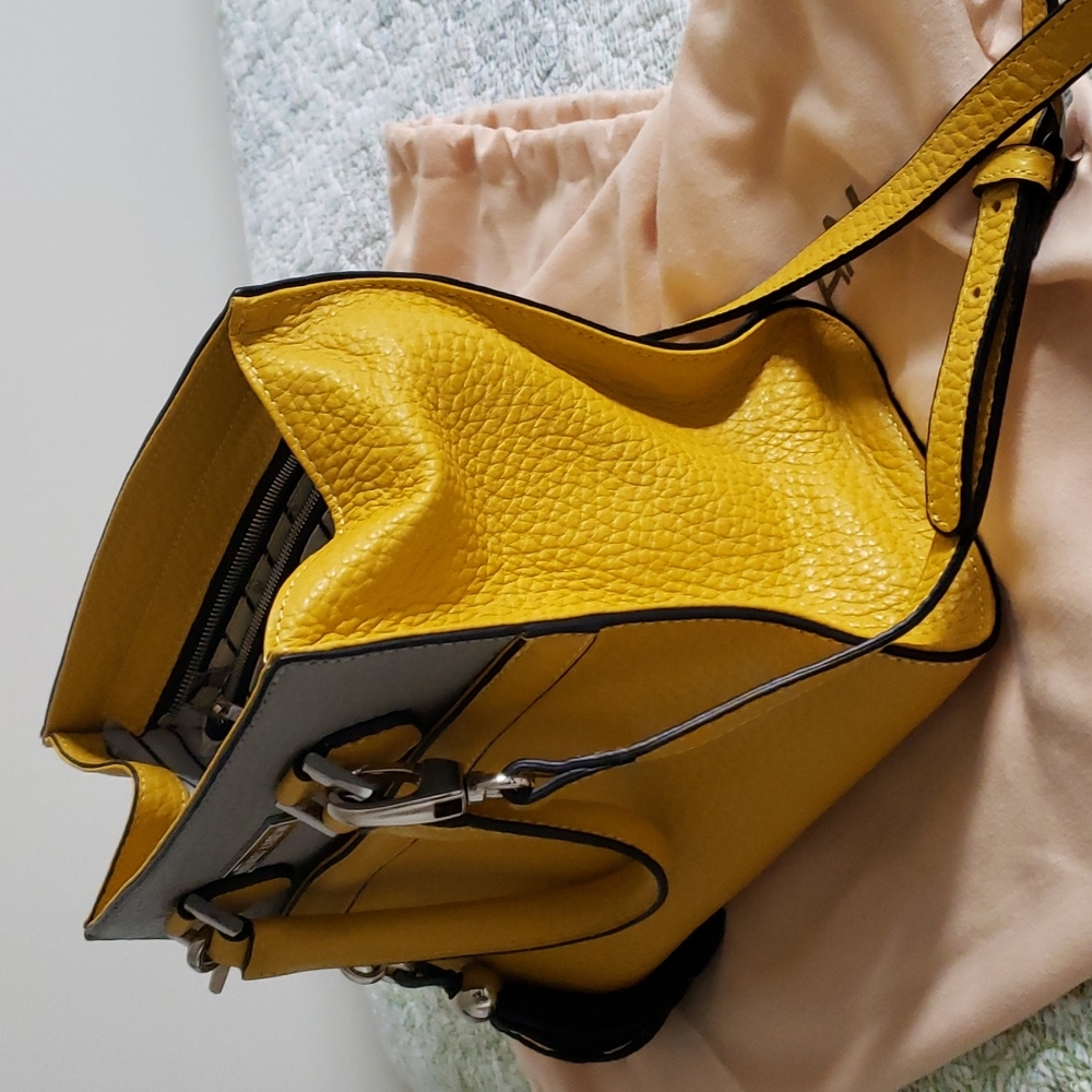 Handbag - Picture 5 of 6